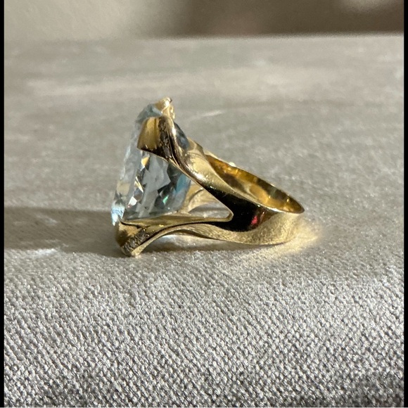 Gorgeous Vintage Aquamarine and Diamond Cocktail Ring - Picture 3 of 15